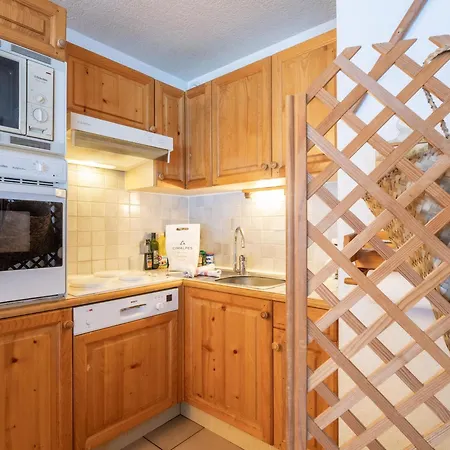 Апартаменты Au Pied Des Pistes De Courchevel, Parking Inclus - Fr-1-568-49