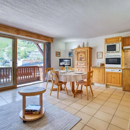 Au Pied Des Pistes De Courchevel, Parking Inclus - Fr-1-568-49 Appartement *