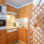 Apartment Au Pied Des Pistes De Courchevel, Parking Inclus - Fr-1-568-49